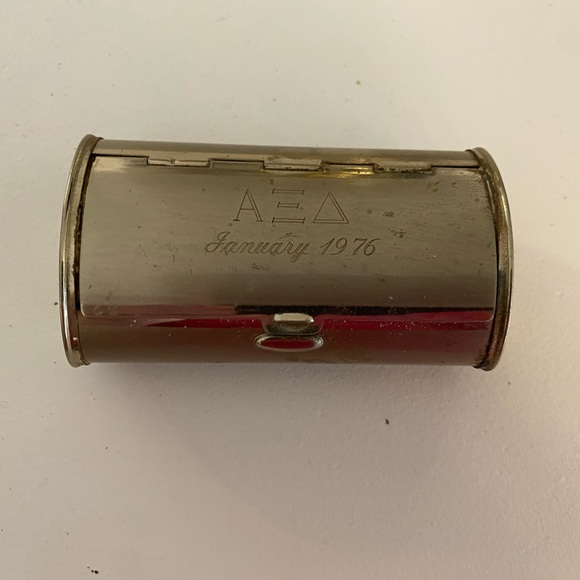 Alpha Xi Delta vintage 1976 Lipstick case - Picture 2 of 4